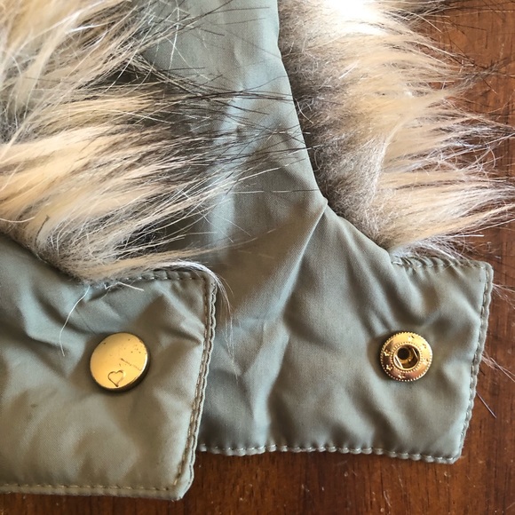 H&M Kids Vest - size 6-8 - Picture 11 of 13